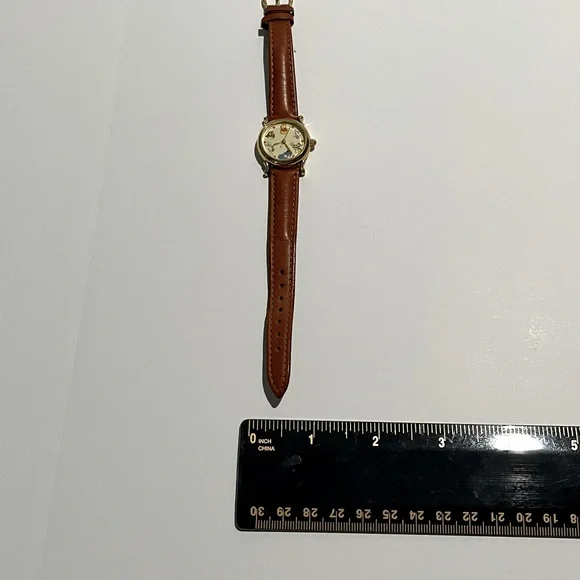 Vintage Winnie the Pooh & Friends Disney Parks Watch with Brown Leather Strap - Picture 9 of 13